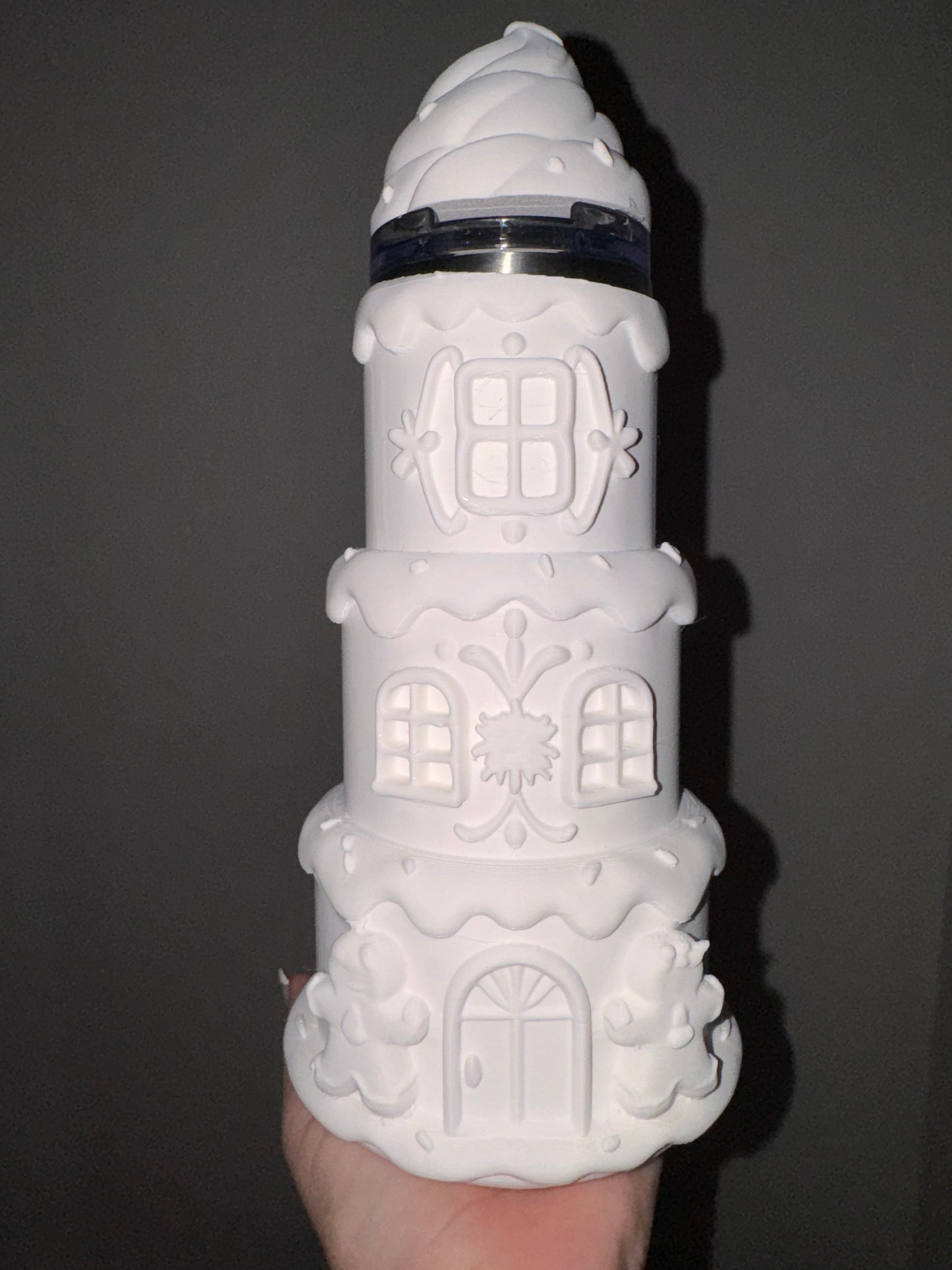 Gingerbread cake 20 oz skinny sleeve with top