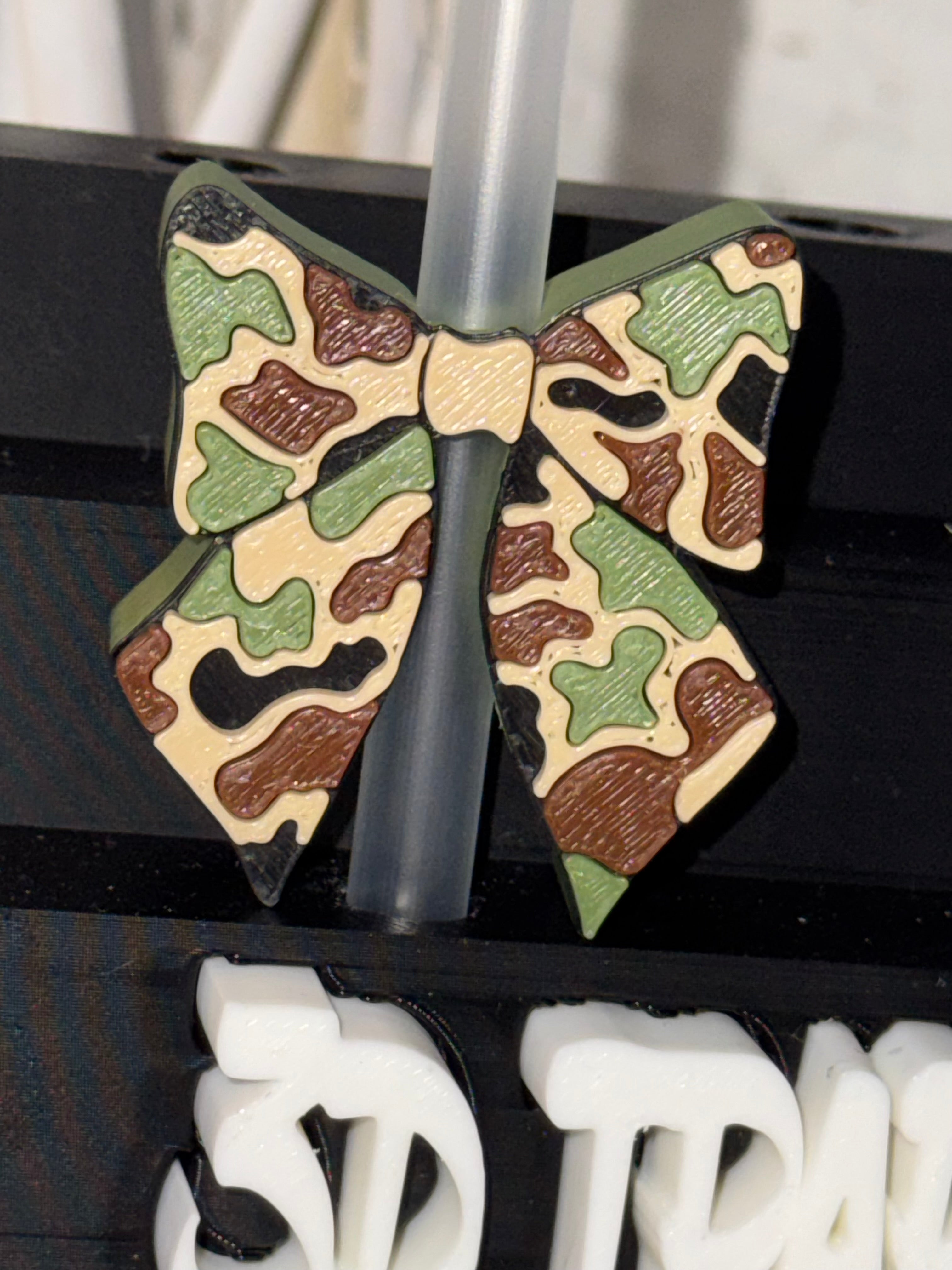 Camo bow Straw Topper